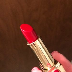 Estée Lauder lipstick